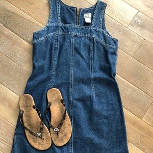 FUN sleeveless jean dress 👗!